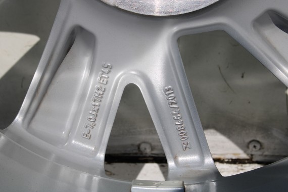 AUDI Q2 FELGI 17 OPONY LETNIE KOŁA 81A601025C felga 7J*17H2 ET45  opona LATO Bridgestone Turanza T001 215/55/17 94V 81A 2016-