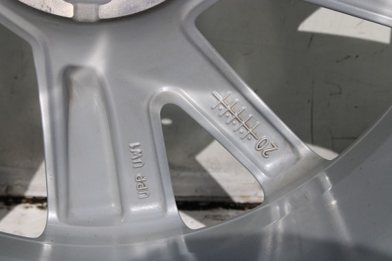AUDI Q2 FELGI 17 OPONY LETNIE KOŁA 81A601025C felga 7J*17H2 ET45  opona LATO Bridgestone Turanza T001 215/55/17 94V 81A 2016-