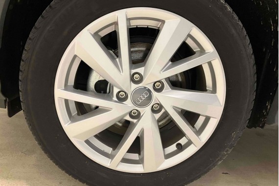 AUDI Q2 FELGI 17 OPONY LETNIE KOŁA 81A601025C felga 7J*17H2 ET45  opona LATO Bridgestone Turanza T001 215/55/17 94V 81A 2016-