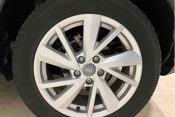 AUDI Q2 FELGI 17 OPONY LETNIE KOŁA 81A601025C felga 7J*17H2 ET45  opona LATO Bridgestone Turanza T001 215/55/17 94V 81A 2016-