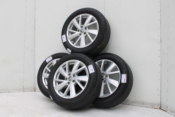 AUDI Q2 FELGI 17 OPONY LETNIE KOŁA 81A601025C felga 7J*17H2 ET45  opona LATO Bridgestone Turanza T001 215/55/17 94V 81A 2016-