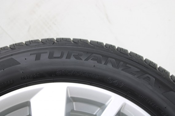 AUDI Q2 FELGI 17 OPONY LETNIE KOŁA 81A601025C felga 7J*17H2 ET45  opona LATO Bridgestone Turanza T001 215/55/17 94V 81A 2016-