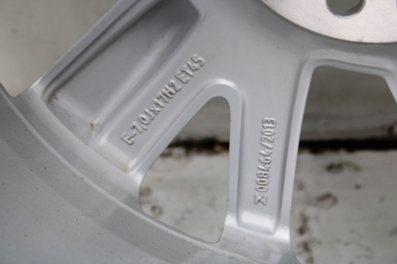 AUDI Q2 FELGI 17 OPONY LETNIE KOŁA 81A601025C felga 7J*17H2 ET45  opona LATO Bridgestone Turanza T001 215/55/17 94V 81A 2016-