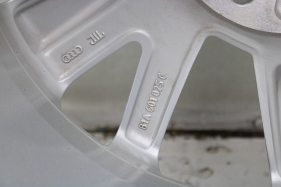 AUDI Q2 FELGI 17 OPONY LETNIE KOŁA 81A601025C felga 7J*17H2 ET45  opona LATO Bridgestone Turanza T001 215/55/17 94V 81A 2016-