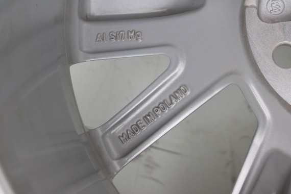 AUDI Q2 FELGI 17 OPONY LETNIE KOŁA 81A601025C felga 7J*17H2 ET45  opona LATO Bridgestone Turanza T001 215/55/17 94V 81A 2016-