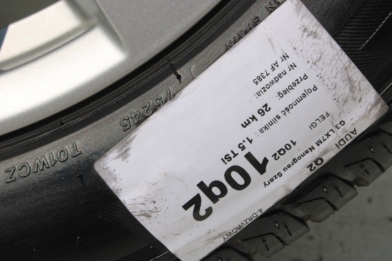AUDI Q2 FELGI 17 OPONY LETNIE KOŁA 81A601025C felga 7J*17H2 ET45  opona LATO Bridgestone Turanza T001 215/55/17 94V 81A cali