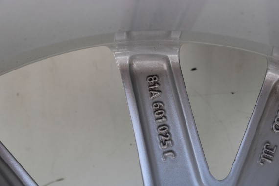 AUDI Q2 FELGI 17 OPONY LETNIE KOŁA 81A601025C felga 7J*17H2 ET45  opona LATO Bridgestone Turanza T001 215/55/17 94V 81A cali