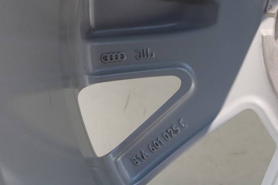 AUDI Q2 FELGI 17 OPONY LETNIE KOŁA 81A601025C felga 7J*17H2 ET45  opona LATO Bridgestone Turanza T001 215/55/17 94V 81A cali