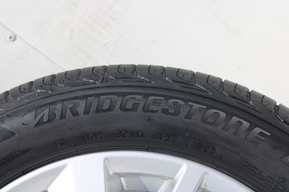 AUDI Q2 FELGI 17 OPONY LETNIE KOŁA 81A601025C felga 7J*17H2 ET45  opona LATO Bridgestone Turanza T001 215/55/17 94V 81A cali