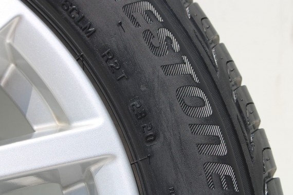 AUDI Q2 FELGI 17 OPONY LETNIE KOŁA 81A601025C felga 7J*17H2 ET45  opona LATO Bridgestone Turanza T001 215/55/17 94V 81A cali