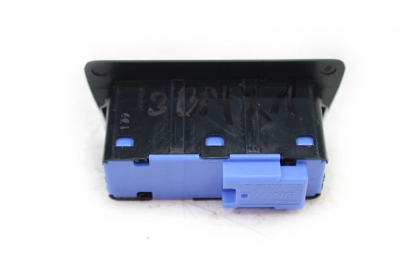 BMW X1 F48 PRZYCISK BAGAŻNIKA 9275119 PRZYCISKI klapy tył 613199275119 Centerlock 61315A64C24 61319162643