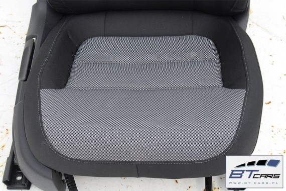 VW JETTA FOTELE KOMPLET FOTELI SIEDZEŃ TAPICERKA SIEDZENIA welur kolor czarno - szary 5C