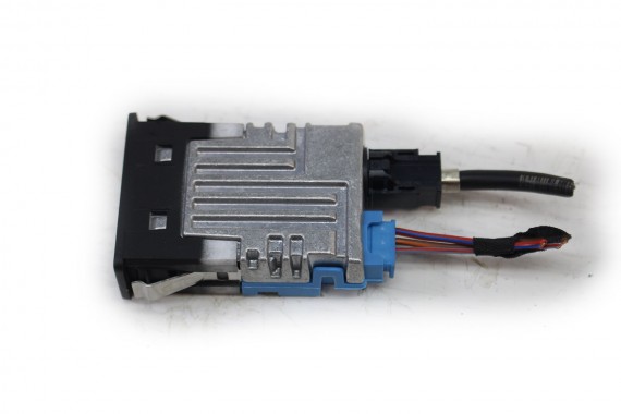 BMW 2 U06 PORT USB PRZYŁĄCZE gniazdo 8711939 X1 F48 F45 F46 MINI F54 F55 F56 F57 F60 84108711939 84105A21B76 8794158 8711939