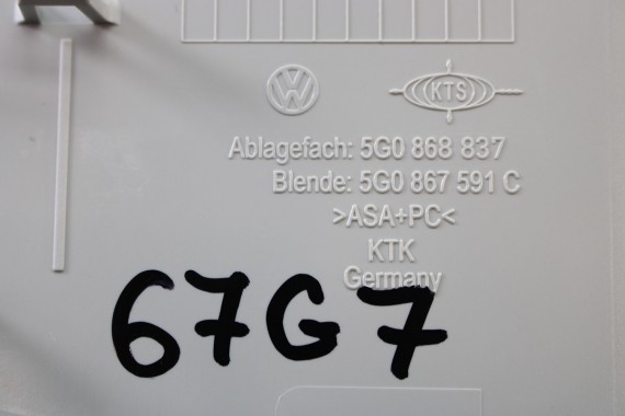 VW OSŁONA PODSUFITKI 5G0868837 5G0 868 837 DOLNA lampki Y20 szary perlisty wkład SEAT 5FJ , 3G8 3CM 5G 510 3G 3CN 5NA 5T schowek