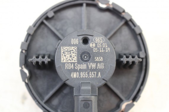 AUDI A4 A5 Q7 CZUJNIK UDERZENIOWY 4M0955557A 4M0 955 557 A 8W 4M UDERZENIA CZUJNIKI UDERZENIOWE SAMOCHODOWE A1 B9 F5 82A