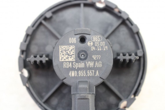 AUDI A4 A5 Q7 CZUJNIK UDERZENIOWY 4M0955557A 4M0 955 557 A 8W 4M UDERZENIA CZUJNIKI UDERZENIOWE SAMOCHODOWE A1 B9 F5 82A