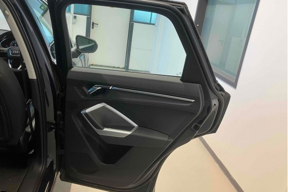 AUDI Q3 83A II FOTELE KOMPLET FOTELI siedzeń siedzenia tapicerka skóra czarne F3 N1M Leder/Kunstleder mono.pur 550-Kombination