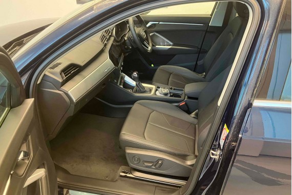 AUDI Q3 83A II FOTELE KOMPLET FOTELI siedzeń siedzenia tapicerka skóra czarne F3 N1M Leder/Kunstleder mono.pur 550-Kombination