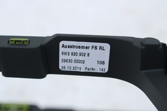 AUDI A4 WLOT KTRATKA POWIETRZA KONSOLI 8W2820901B 8W2820902B wloty kratki dekor listwa 8W2 820 901 B 8W2 820 902 B 8W2820901 B9
