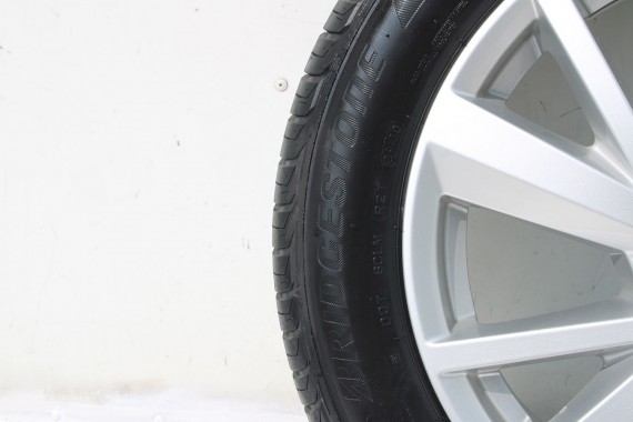 AUDI Q2 FELGI 17 OPONY LETNIE KOŁA 81A601025C felga 7J*17H2 ET45  opona LATO Bridgestone Turanza T001 215/55/17 94V 81A cali