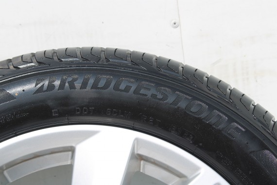 AUDI Q2 FELGI 17 OPONY LETNIE KOŁA 81A601025C felga 7J*17H2 ET45  opona LATO Bridgestone Turanza T001 215/55/17 94V 81A cali