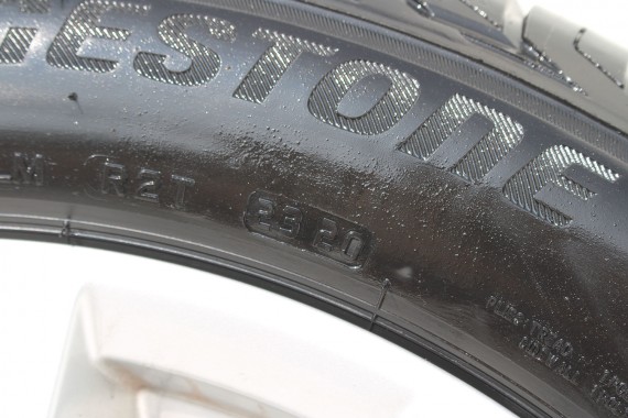AUDI Q2 FELGI 17 OPONY LETNIE KOŁA 81A601025C felga 7J*17H2 ET45  opona LATO Bridgestone Turanza T001 215/55/17 94V 81A cali