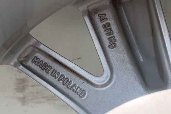 AUDI Q2 FELGI 17 OPONY LETNIE KOŁA 81A601025C felga 7J*17H2 ET45  opona LATO Bridgestone Turanza T001 215/55/17 94V 81A cali