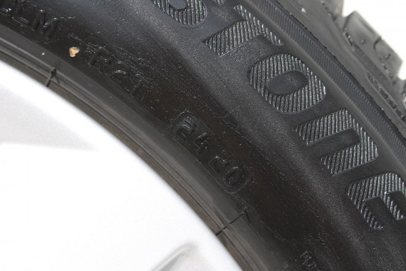 AUDI Q2 FELGI 17 OPONY LETNIE KOŁA 81A601025C felga 7J*17H2 ET45  opona LATO Bridgestone Turanza T001 215/55/17 94V 81A cali