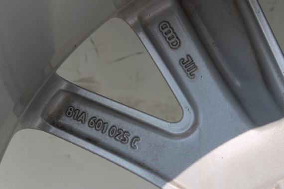 AUDI Q2 FELGI 17 OPONY LETNIE KOŁA 81A601025C felga 7J*17H2 ET45  opona LATO Bridgestone Turanza T001 215/55/17 94V 81A cali
