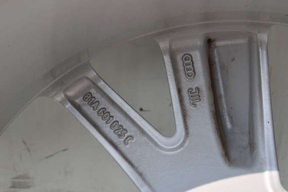 AUDI Q2 FELGI 17 OPONY LETNIE KOŁA 81A601025C felga 7J*17H2 ET45  opona LATO Bridgestone Turanza T001 215/55/17 94V 81A cali