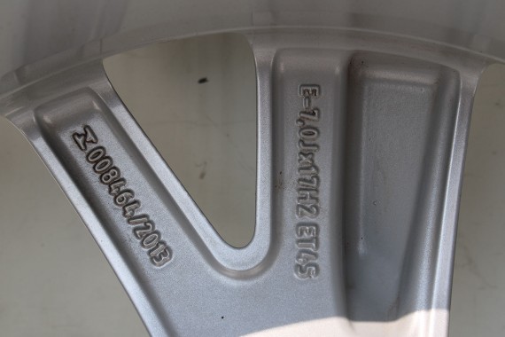 AUDI Q2 FELGI 17 OPONY LETNIE KOŁA 81A601025C felga 7J*17H2 ET45  opona LATO Bridgestone Turanza T001 215/55/17 94V 81A cali