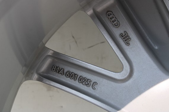 AUDI Q2 FELGI 17 OPONY LETNIE KOŁA 81A601025C felga 7J*17H2 ET45  opona LATO Bridgestone Turanza T001 215/55/17 94V 81A cali