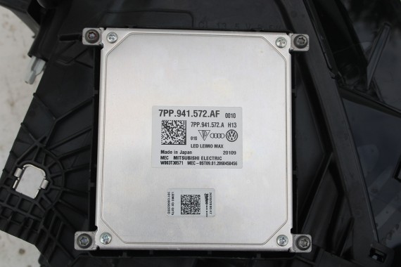 AUDI Q2 PRZÓD maska błotniki zderzak pas przedni lampy wzmocnienie błotnik lampa 81A FULL LED Kolor: G3G3	LX7M 	Nanograu Szary