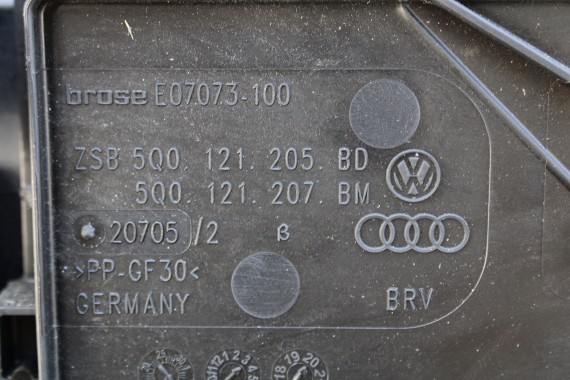 AUDI Q2 PRZÓD maska błotniki zderzak pas przedni lampy wzmocnienie błotnik lampa 81A FULL LED Kolor: G3G3	LX7M 	Nanograu Szary