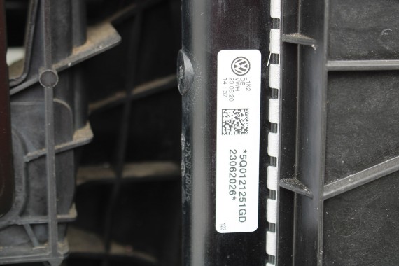AUDI Q2 PRZÓD maska błotniki zderzak pas przedni lampy wzmocnienie błotnik lampa 81A FULL LED Kolor: G3G3	LX7M 	Nanograu Szary
