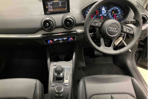 AUDI Q2 WYDECH TŁUMIK 5Q0253211BA 5Q6253611AR 1.0 TSi benzyna 5Q0 253 211 BA 5Q6 253 611 środkowy 81A253181R 5Q0253609 5Q0253209