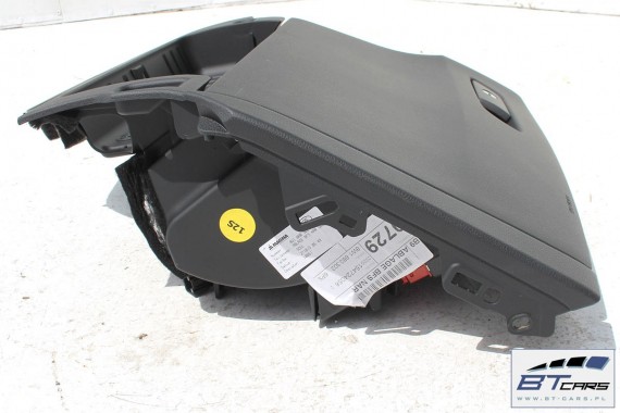 AUDI A4 A5 SCHOWEK KONSOLI PASAŻERA 8W1880302 8W1 880 302 STRONA PRAWA 8W 6PS czarny SCHOWKI 8W1880302 8W1880302B 8W1880302D