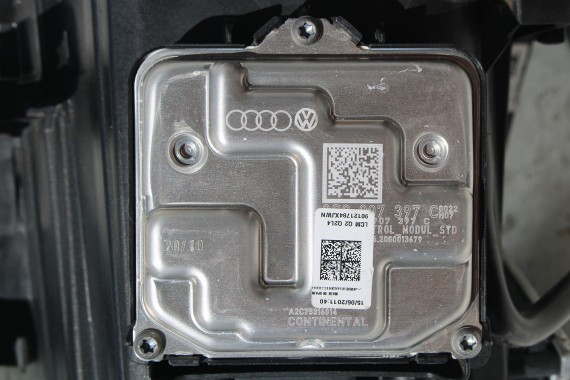 AUDI Q2 PRZÓD maska błotniki zderzak pas przedni lampy wzmocnienie błotnik lampa 81A FULL LED Kolor: T9T9 	LY9C Biel ibisa Biały