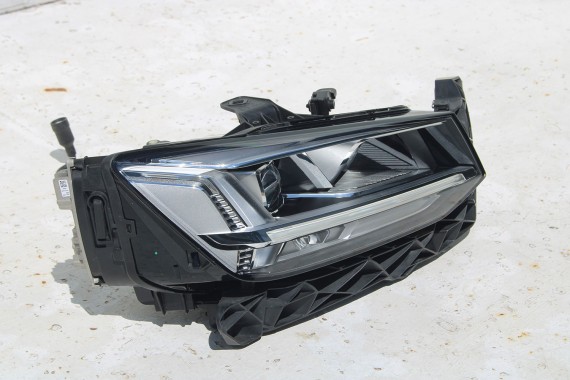 AUDI Q2 PRZÓD maska błotniki zderzak pas przedni lampy wzmocnienie błotnik lampa 81A FULL LED Kolor: T9T9 	LY9C Biel ibisa Biały