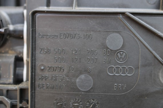 AUDI Q2 PRZÓD maska błotniki zderzak pas przedni lampy wzmocnienie błotnik lampa 81A FULL LED Kolor: T9T9 	LY9C Biel ibisa Biały