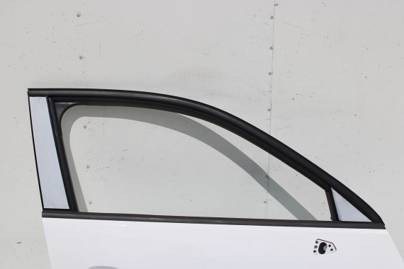 AUDI Q2 DRZWI PRAWE PRZÓD + TYŁ STRONA PRAWA przednie + tylne 2 sztuki Kolor T9T9 LY9C Biel ibisa Biały 81A 81A831052 81A833052