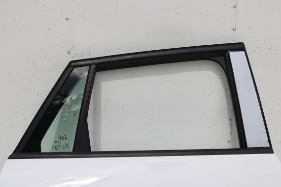 AUDI Q2 DRZWI PRAWE PRZÓD + TYŁ STRONA PRAWA przednie + tylne 2 sztuki Kolor T9T9 LY9C Biel ibisa Biały 81A 81A831052 81A833052