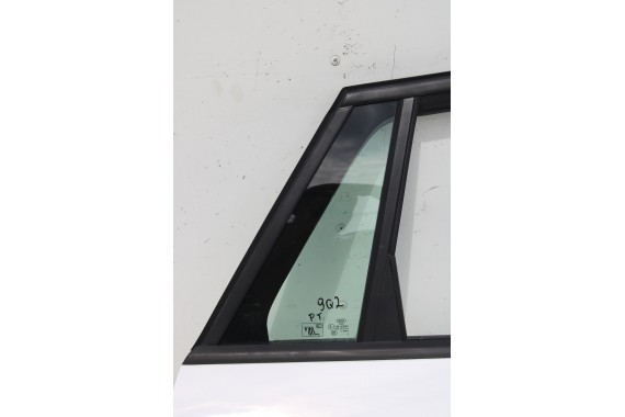 AUDI Q2 DRZWI PRAWE PRZÓD + TYŁ STRONA PRAWA przednie + tylne 2 sztuki Kolor T9T9 LY9C Biel ibisa Biały 81A 81A831052 81A833052