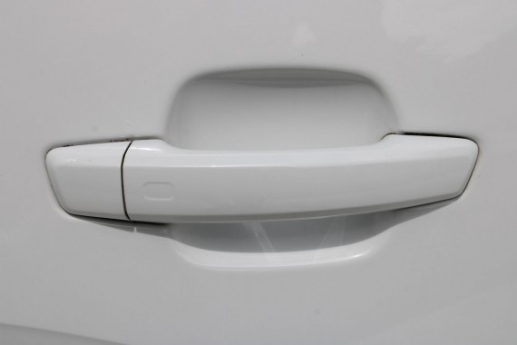 AUDI Q2 DRZWI PRAWE PRZÓD + TYŁ STRONA PRAWA przednie + tylne 2 sztuki Kolor T9T9 LY9C Biel ibisa Biały 81A 81A831052 81A833052
