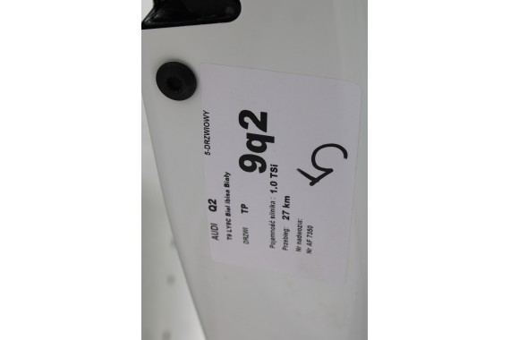 AUDI Q2 DRZWI PRAWE PRZÓD + TYŁ STRONA PRAWA przednie + tylne 2 sztuki Kolor T9T9 LY9C Biel ibisa Biały 81A 81A831052 81A833052
