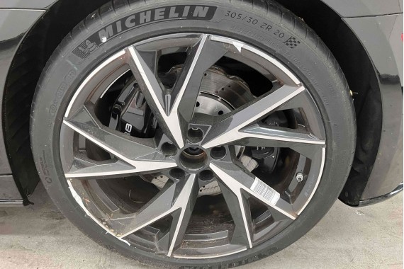 AUDI R8 II 4S FELGI 4S0601025CB 18 cali + OPONY LETNIE KOŁA felga 11J*20H2 ET47 opona 4S0601025BT SPORT 5-V-Speichen Michelin