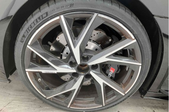 AUDI R8 II 4S FELGI 4S0601025CB 18 cali + OPONY LETNIE KOŁA felga 11J*20H2 ET47 opona 4S0601025BT SPORT 5-V-Speichen Michelin