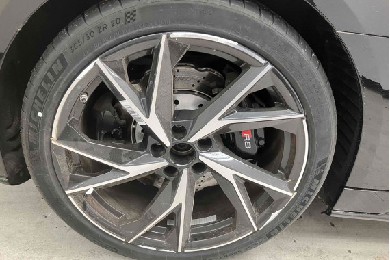 AUDI R8 II 4S FELGI 4S0601025CB 18 cali + OPONY LETNIE KOŁA felga 11J*20H2 ET47 opona 4S0601025BT SPORT 5-V-Speichen Michelin