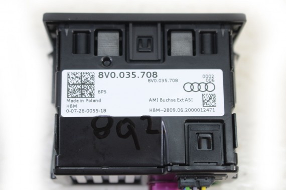 AUDI A1 A3 Q2 GNIAZDO USB 8V0035708 8V0 035 708 PRZETWORNIK NAPIĘCIA USB PRZYŁĄCZE Podwójne gniazdo USB i AUX 8V0035708