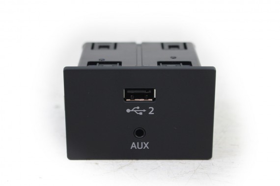 AUDI A3 Q2 GNIAZDO USB...